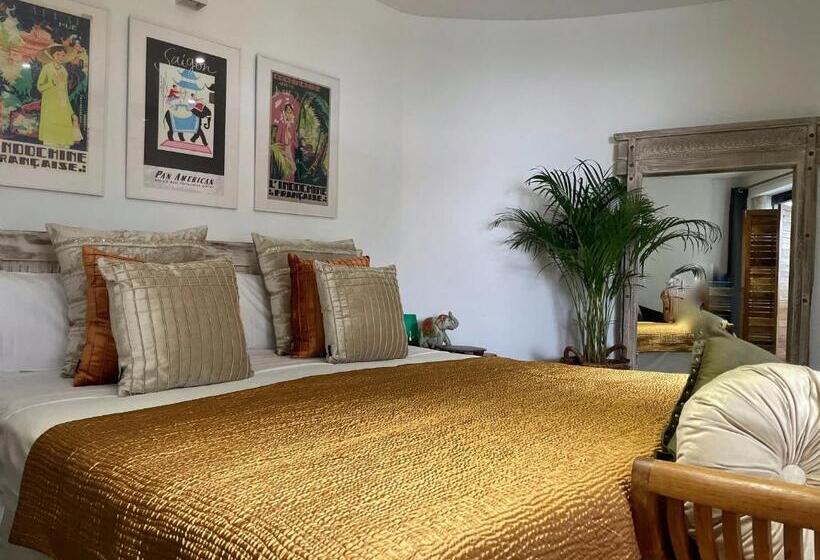 민박 One Thousand Waves