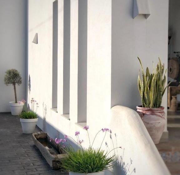 민박 One Thousand Waves