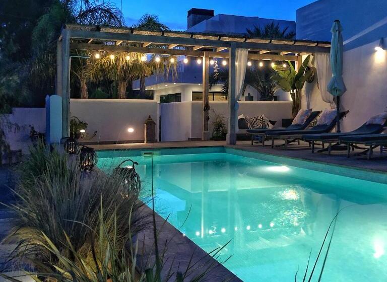 민박 One Thousand Waves