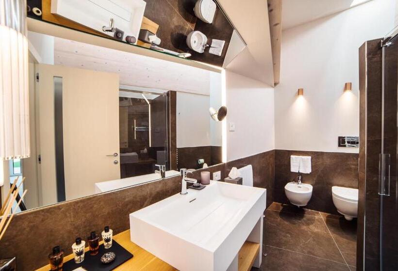 צימר San Colombano Suites