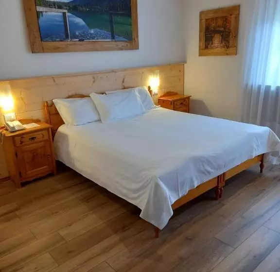 ホテル Albergo Scoiattolo