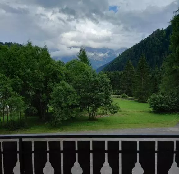 ホテル Albergo Scoiattolo