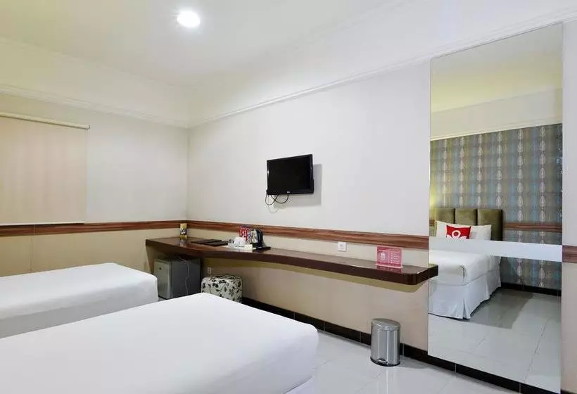Hotel Zen Rooms Singosaren