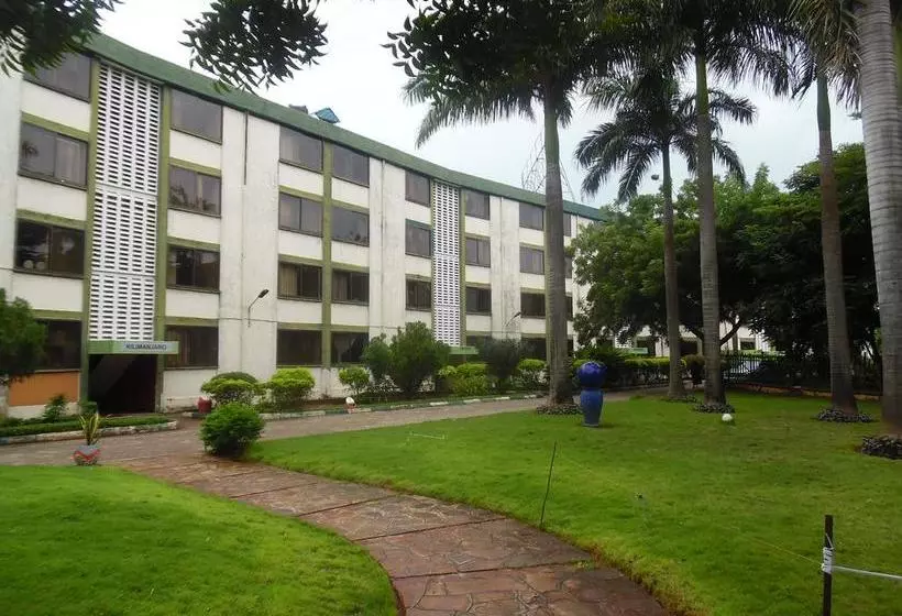 هتل Lamada Apartments