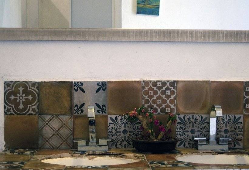 ユースホステル Taiyari Hostal