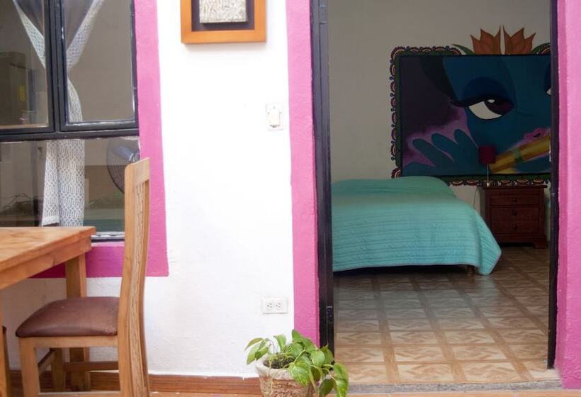 ユースホステル Taiyari Hostal