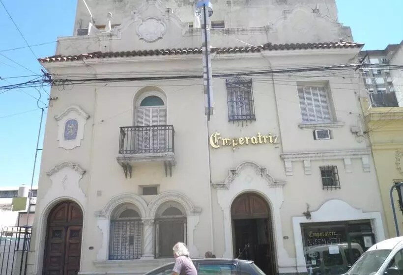 Emperatriz Hotel Familiar