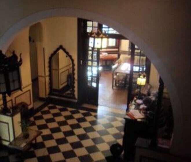 Emperatriz Hotel Familiar