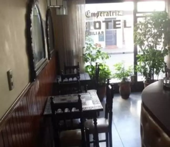 Emperatriz Hotel Familiar