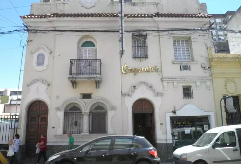 Emperatriz Hotel Familiar