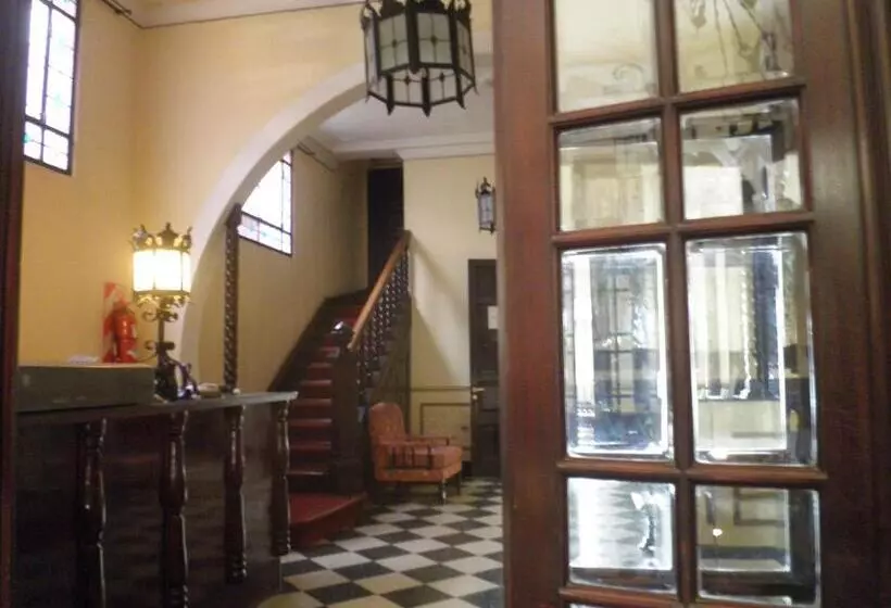 Emperatriz Hotel Familiar
