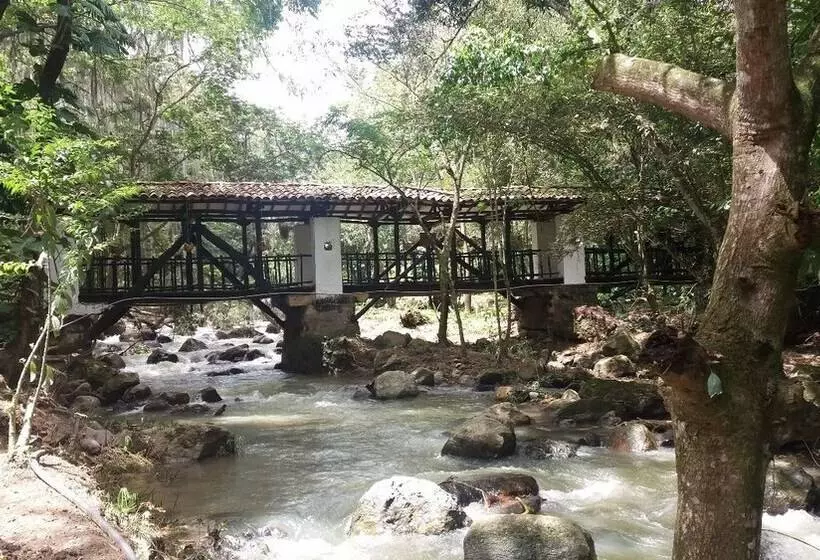 ホテル Campestre Villa Lucila