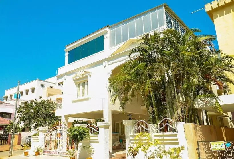 ホテル Oyo Apartments Near Balaji Colony