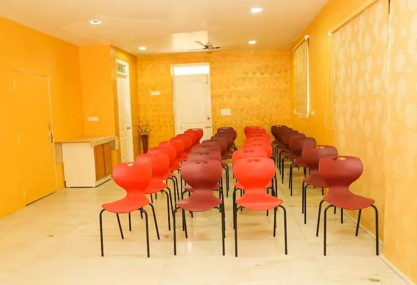 ホテル Oyo Apartments Near Balaji Colony