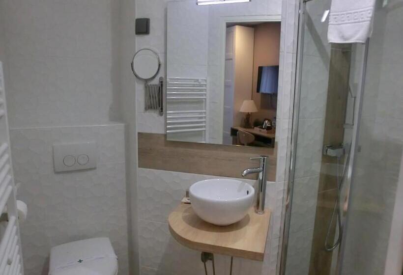 Отель Sur Le Quai