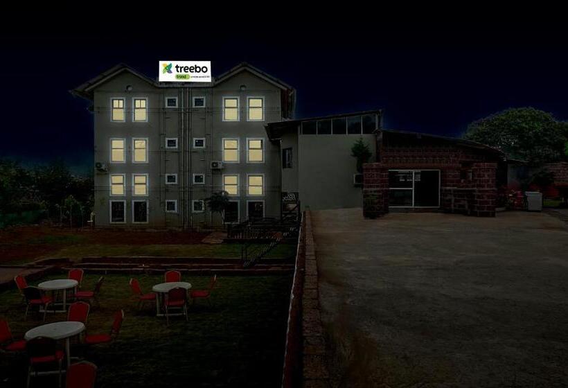 Treebo Vhyomaan Resort