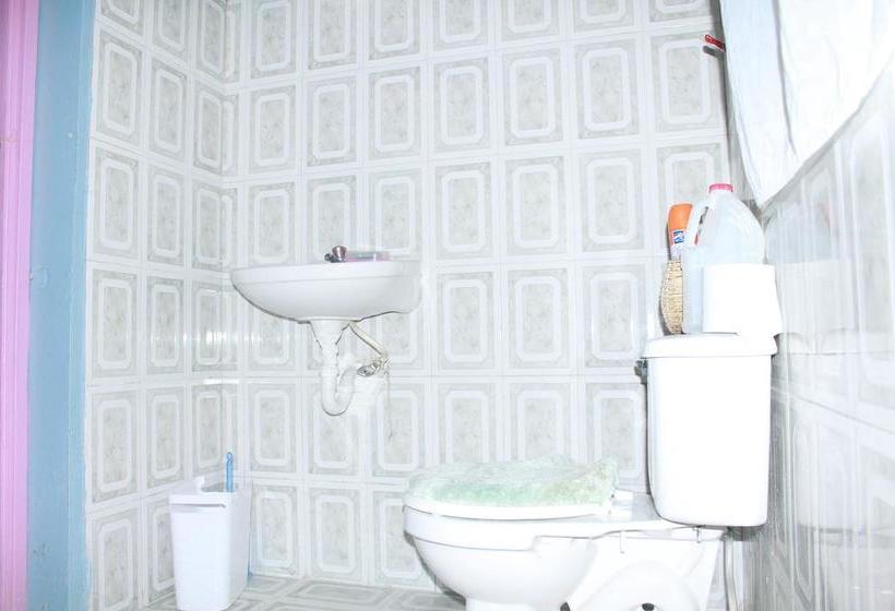 تختخواب و صبحانه Ecole Les Poupons