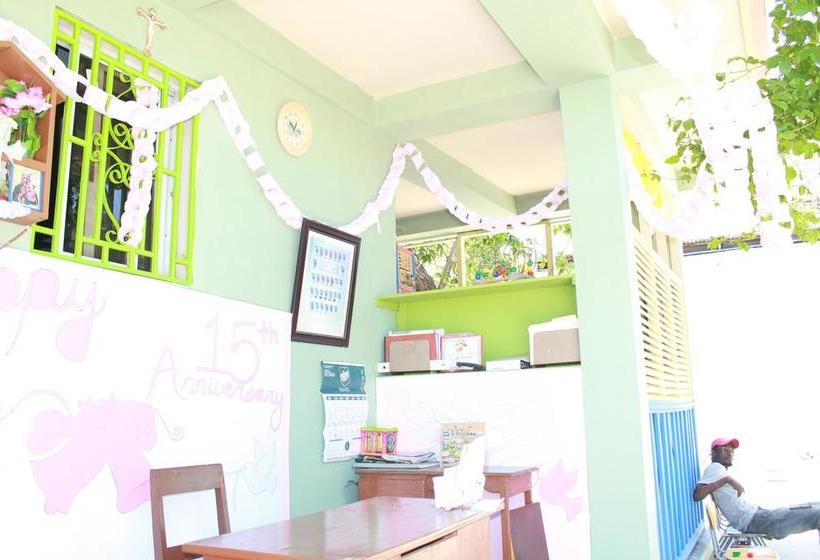 تختخواب و صبحانه Ecole Les Poupons