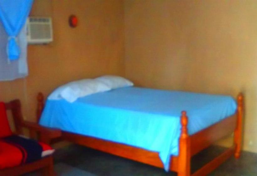 تختخواب و صبحانه Ecole Les Poupons