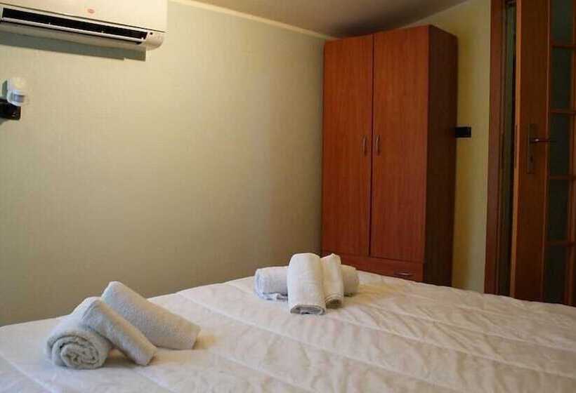 تختخواب و صبحانه Villa Autostrada A 18