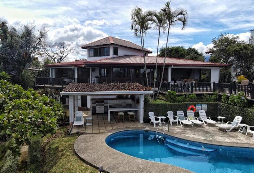 تختخواب و صبحانه Villas Aracari