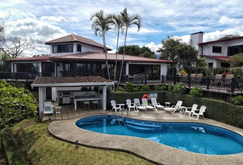 تختخواب و صبحانه Villas Aracari