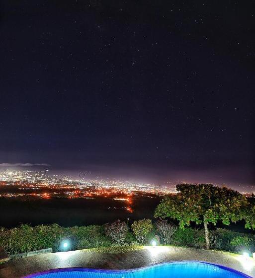 تختخواب و صبحانه Villas Aracari