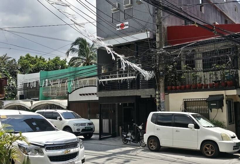 Ervoruto Hostel Makati