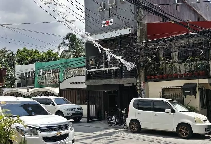 Ervoruto Hostel Makati