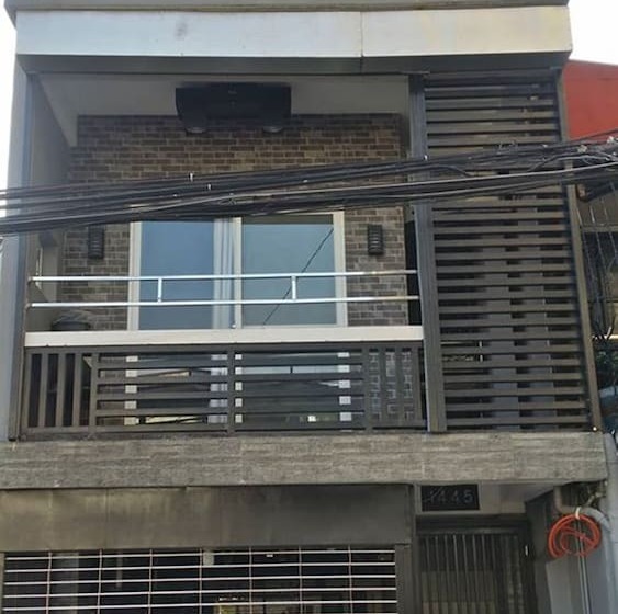 Ervoruto Hostel Makati