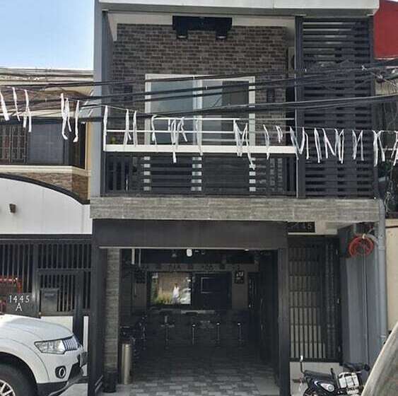 Ervoruto Hostel Makati