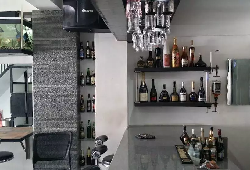 Ervoruto Hostel Makati