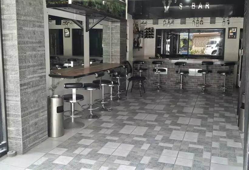 Ervoruto Hostel Makati