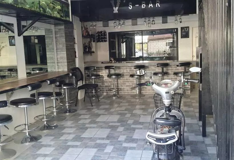 Ervoruto Hostel Makati