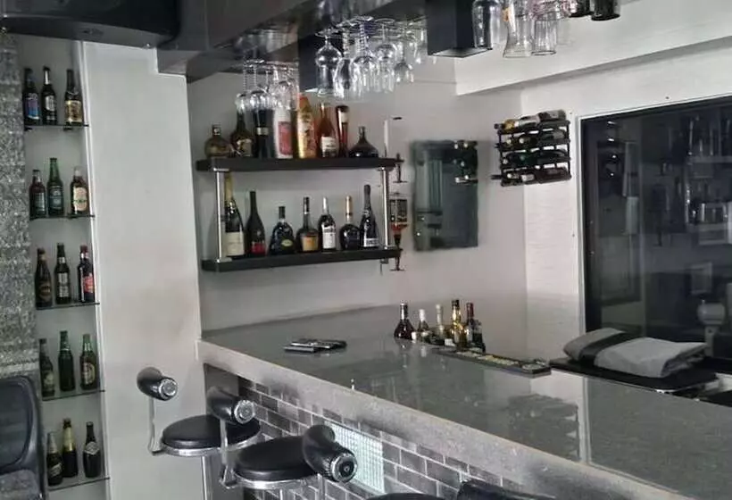 Ervoruto Hostel Makati