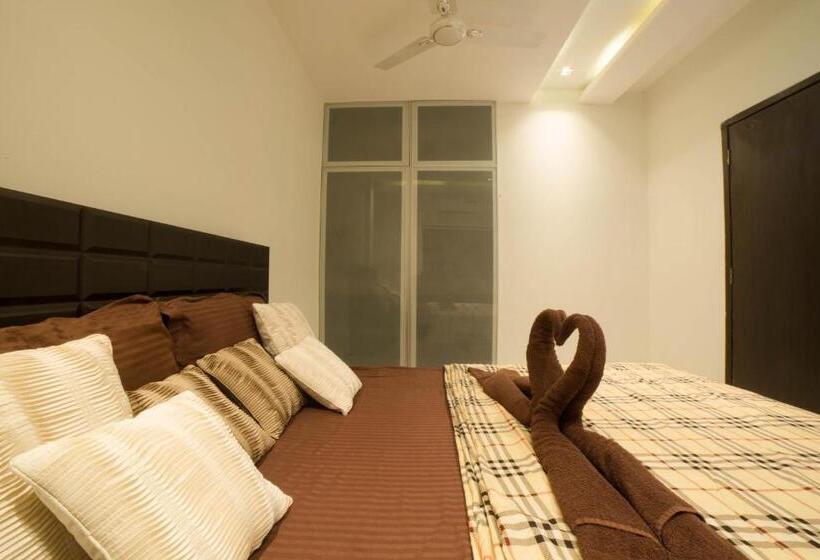 Hotelli Acons Palm Beach