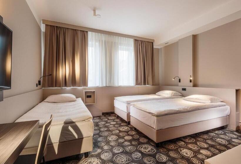 هتل Center Novo Mesto