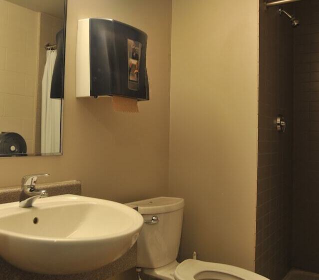 Отель Residence & Conference Centre Merritt