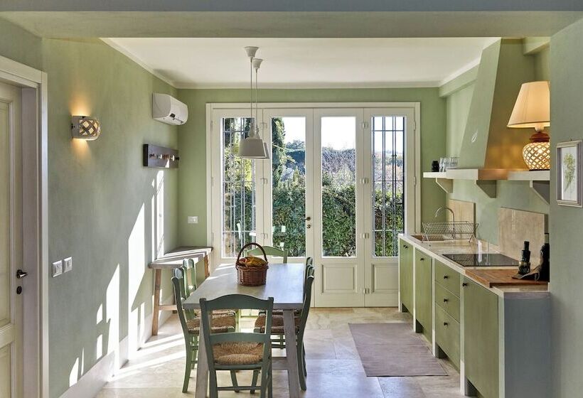 צימר Saturnalia Village Rooms