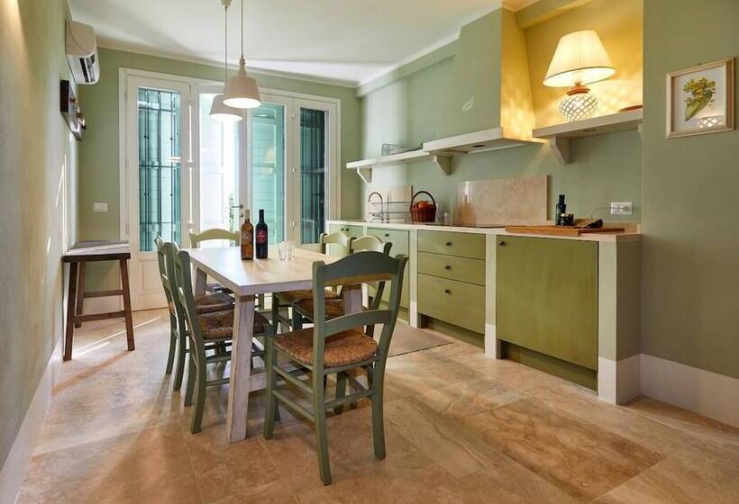 צימר Saturnalia Village Rooms