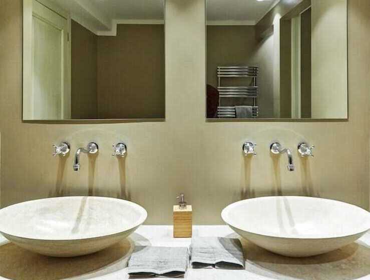 צימר Saturnalia Village Rooms