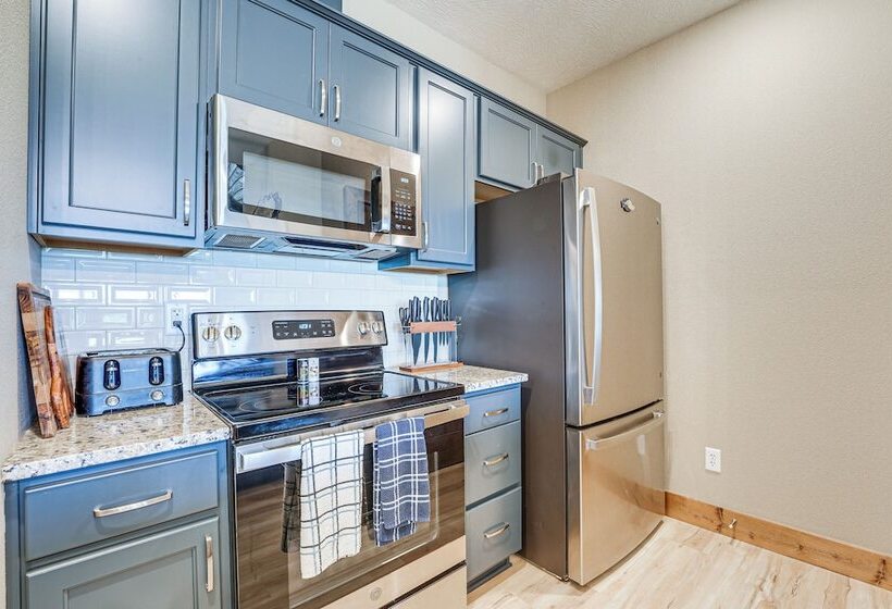 Branson Log Cabin Near Silver Dollar City & Lake!