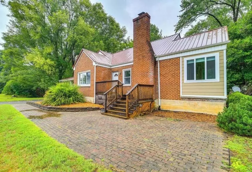 Charming Damascus Retreat W/ Deck & Creek Views!