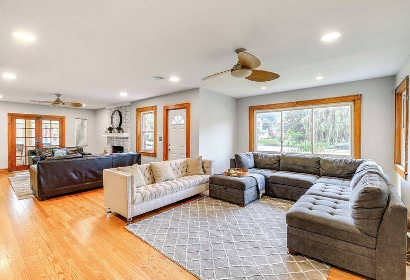 Charming Damascus Retreat W/ Deck & Creek Views!