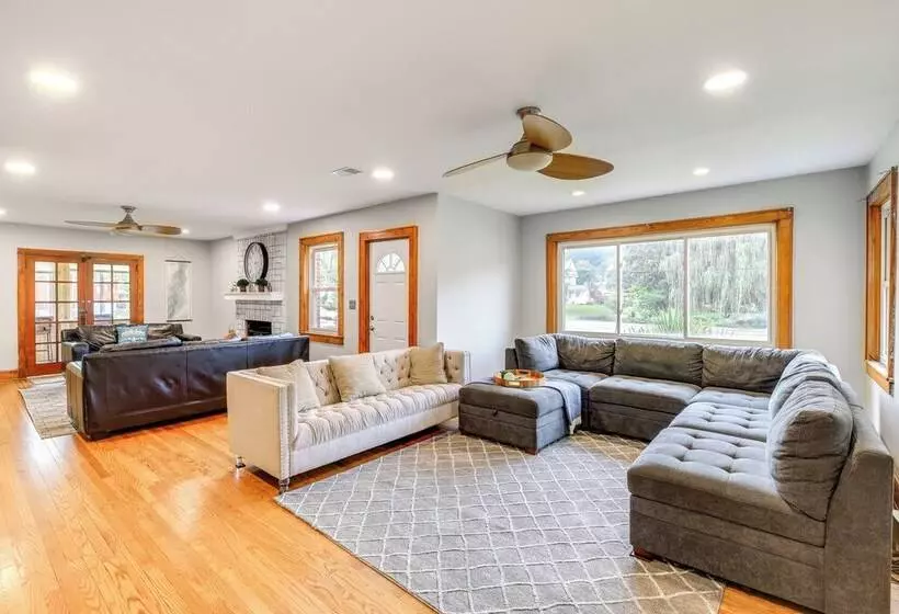 Charming Damascus Retreat W/ Deck & Creek Views!