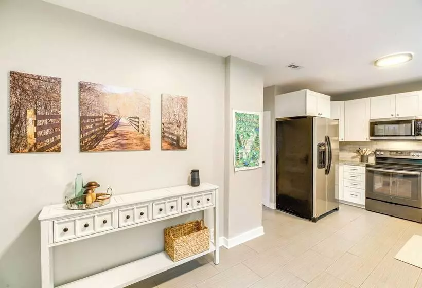 Charming Damascus Retreat W/ Deck & Creek Views!