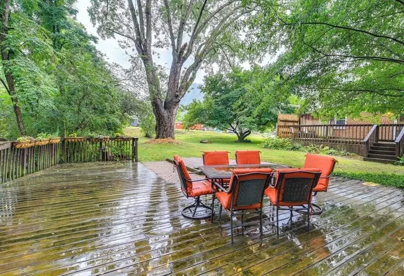 Charming Damascus Retreat W/ Deck & Creek Views!