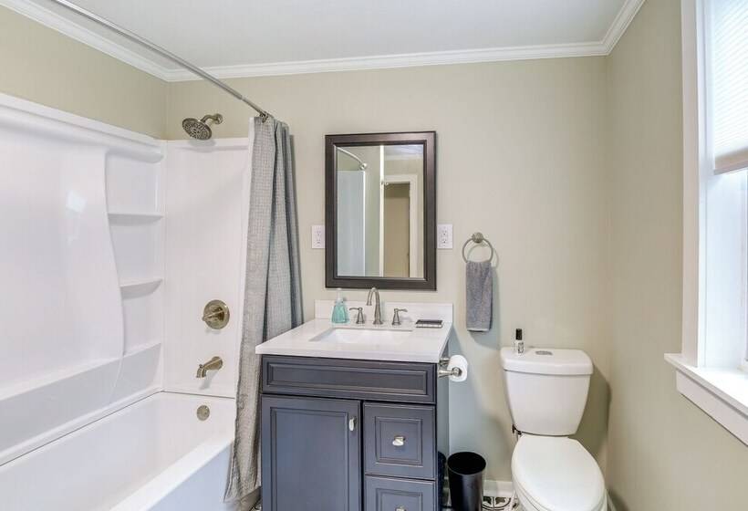 Charming Damascus Retreat W/ Deck & Creek Views!