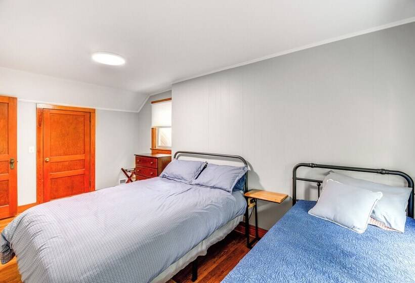 Charming Damascus Retreat W/ Deck & Creek Views!