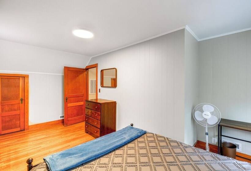 Charming Damascus Retreat W/ Deck & Creek Views!